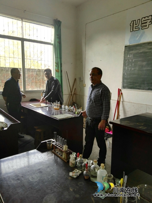 泸州市技装所领导到合江九支中学检查指导工作(图2)