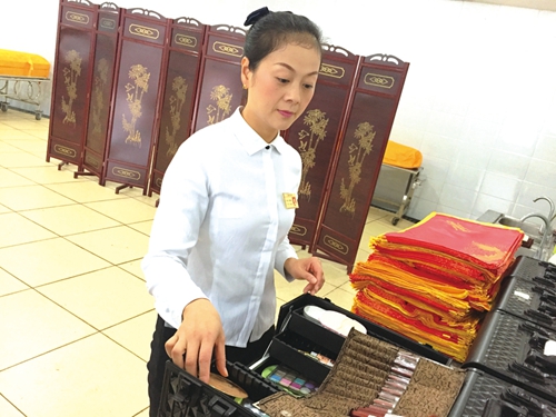 殡葬工作者：人生“终点驿站”的服务者&nbsp;描绘生命最后的美丽(图3)