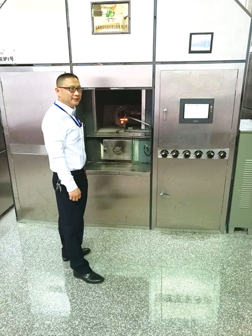 殡葬工作者：人生“终点驿站”的服务者&nbsp;描绘生命最后的美丽(图4)