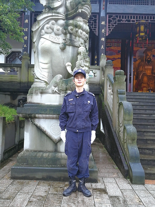 殡葬工作者：人生“终点驿站”的服务者&nbsp;描绘生命最后的美丽(图5)