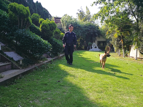 殡葬工作者：人生“终点驿站”的服务者&nbsp;描绘生命最后的美丽(图6)