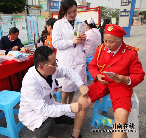 龙马潭区开展第30个爱国卫生月集中宣传活动(图3)