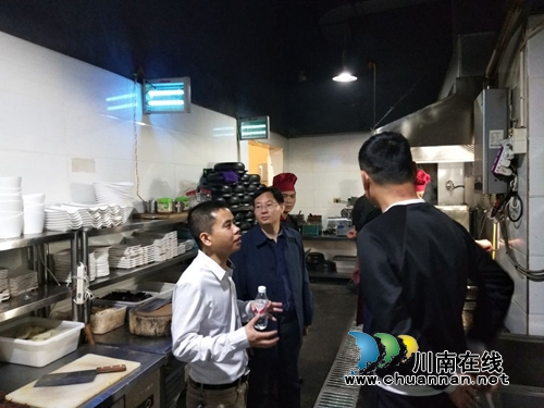 泸州市卫计委检查合江镇病媒生物防控工作(图1) 泸州市卫计委检查合江镇病媒生物防控工作(图1)