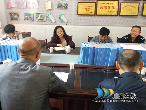 叙永县副县长谢华关心苗乡教育均衡发展(图1)