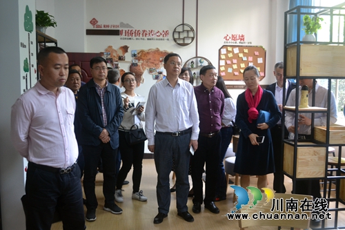 龙马潭区统战成员与社区结对探索共建新模式(图8) 龙马潭区统战成员与社区结对探索共建新模式(图8)