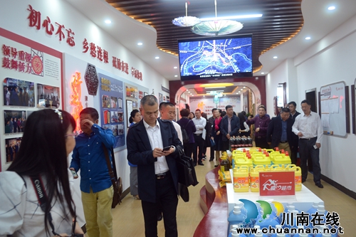 龙马潭区统战成员与社区结对探索共建新模式(图10) 龙马潭区统战成员与社区结对探索共建新模式(图10)