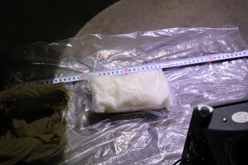 自贡破获特大贩卖毒品案 截获冰毒972.7克(图1) 自贡破获特大贩卖毒品案 截获冰毒972.7克(图1)
