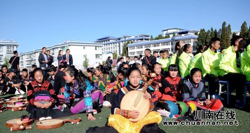 江阳区法院萤火虫普法志愿行走进盐源民族中学(图14) 江阳区法院萤火虫普法志愿行走进盐源民族中学(图14)