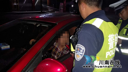 宜宾筠连县交警大队持续高压夜查6起酒驾违法行为(图2) 宜宾筠连县交警大队持续高压夜查6起酒驾违法行为(图2)