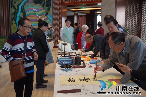 “诗酒四月天”诗词学会名家汇聚泸州纳贡庄园(图1) “诗酒四月天”诗词学会名家汇聚泸州纳贡庄园(图1)