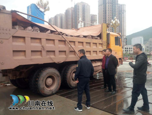 古蔺县住建局周末开展扬尘治理专项检查行动(图1)