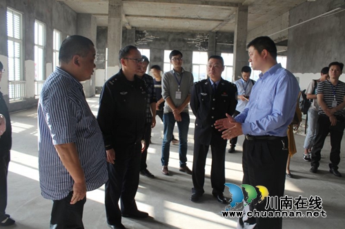 宋军调研泸县应急指挥中心建设项目工作(图1) 宋军调研泸县应急指挥中心建设项目工作(图1)