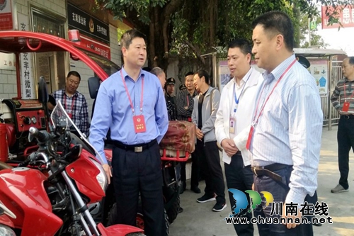 泸县政协主席李镇带队视察农村消防安全工作(图1) 泸县政协主席李镇带队视察农村消防安全工作(图1)