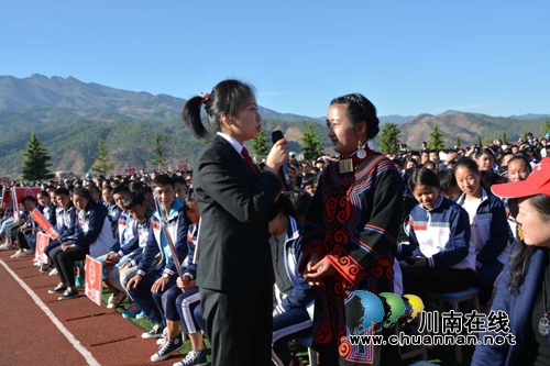法治扶贫 江阳区法院普法宣讲“飞”进大凉山(图3) 法治扶贫 江阳区法院普法宣讲“飞”进大凉山(图3)