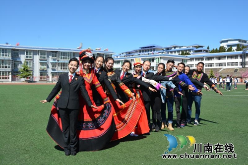 法治扶贫 江阳区法院普法宣讲“飞”进大凉山(图6) 法治扶贫 江阳区法院普法宣讲“飞”进大凉山(图6)