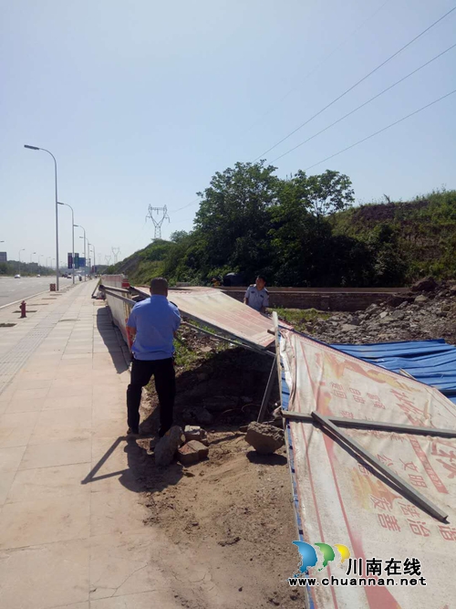 龙马潭区城管局扎实开展“国卫复审”市容环境专项整治行动(图2)