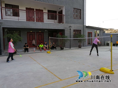 “泸县2018庆五一暨第五届职工羽毛球比赛”立石赛区选拔赛举行(图1)