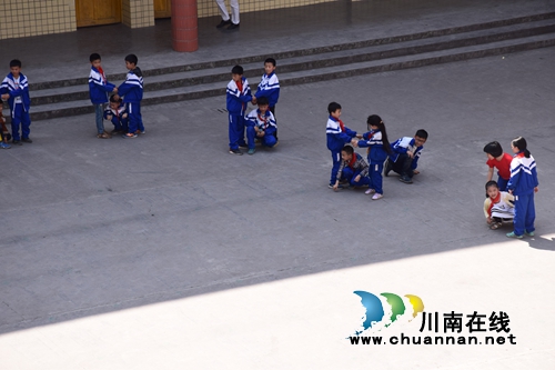 泸州市“流动青少年宫”走进叙永镇银顶小学开展智扶贫活动(图4)