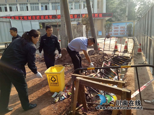 江阳区华阳街道开展市容环境专项整治(图1)