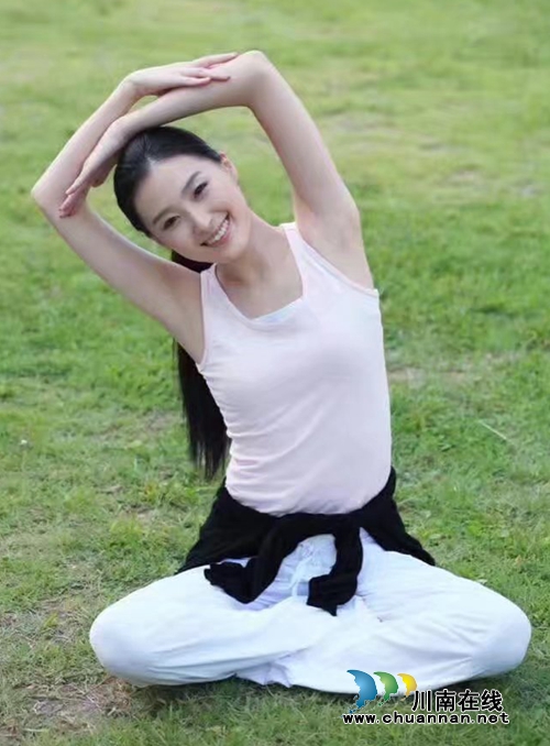 炉中煤：微笑不累（现代诗欣赏）(图2)