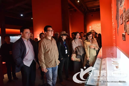 文坛大咖闪耀宜宾&nbsp;《十月》燃情四月李庄(图2)