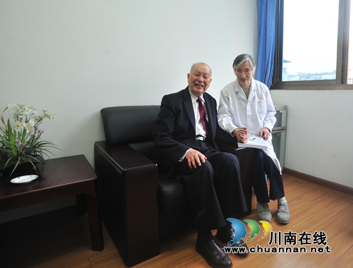 90岁的孙同郊,依然走在治病救人道路上……(图17) 90岁的孙同郊,依然走在治病救人道路上……(图17)