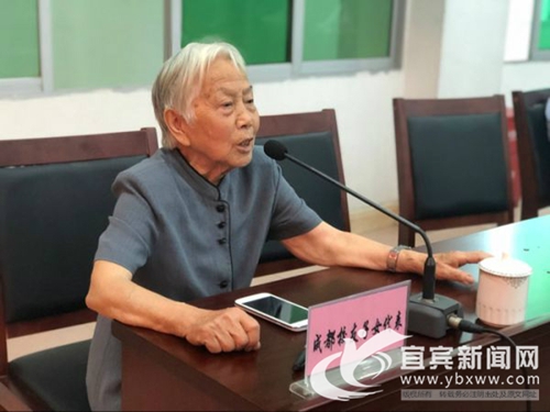 余上沅曹禺珍贵手迹收入江安国立剧专陈列馆(图4) 余上沅曹禺珍贵手迹收入江安国立剧专陈列馆(图4)