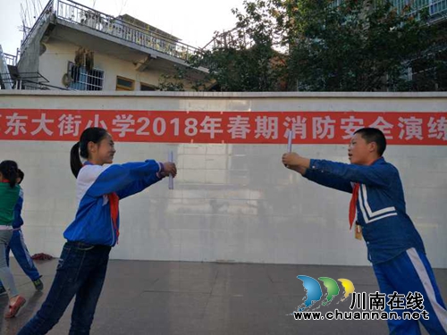 叙永县叙永镇东大街小学校开展“升庵吟.永宁情”主题经典诵读活动(图3)