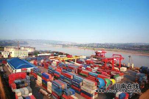 泸州港获评“2017年海铁联运超1万标箱码头”(图1)