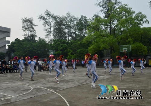 县长上阵！泸县建校与县政府开展篮球友谊赛(图4)