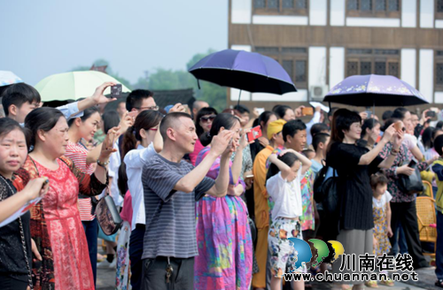 五一期间尧坝古镇：迎八方来客&nbsp;共襄文化盛宴(图3)