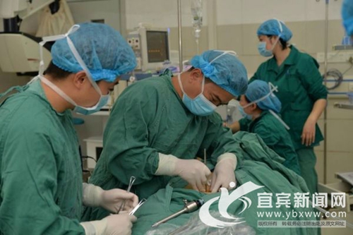 宜宾现“镜面人”&nbsp;五脏六腑全都反着长(图3)