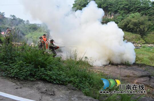 龙马潭区特兴镇组织开展2018年综合应急演练(图1)