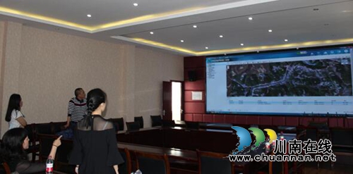 丁跃萍检查节前地灾防治工作:严阵以待,一刻也不能放松防地灾(图3) 丁跃萍检查节前地灾防治工作:严阵以待,一刻也不能放松防地灾(图3)