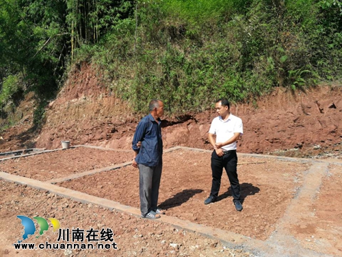 龙车金龙村第一书记肖桥远：贫困村里主心骨(图3)