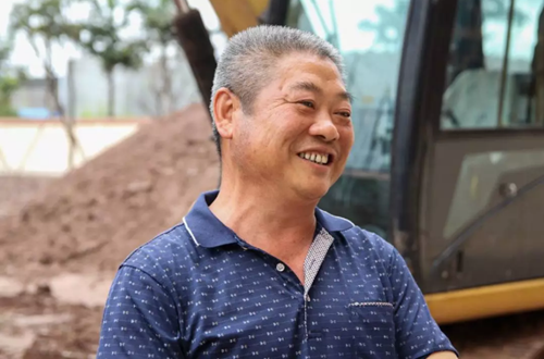 【光荣五月】走近挖掘机师傅徐友君(图2)