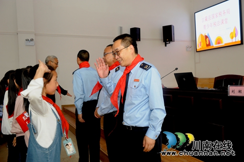 古蔺：税声朗朗进校园&nbsp;&nbsp;法润郎乡育新风(图3)