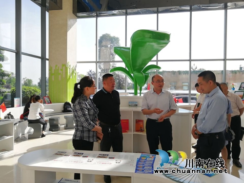 市委组织部调研指导江阳区华阳街道商圈党建工作(图1) 市委组织部调研指导江阳区华阳街道商圈党建工作(图1)