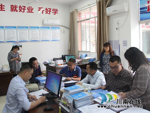 泸县教育局领导检查指导泸县建校实习及学生管理工作(图2)