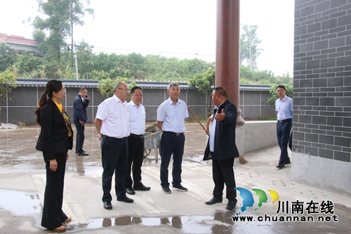 市委常委、市总工会主席刘云到泸县潮河调研(图1) 市委常委、市总工会主席刘云到泸县潮河调研(图1)