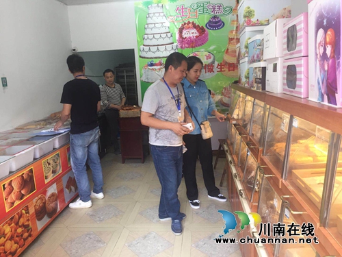 张坝街道匠心社区:食品安全大排查为健康撑起“保护伞”(图1) 张坝街道匠心社区:食品安全大排查为健康撑起“保护伞”(图1)