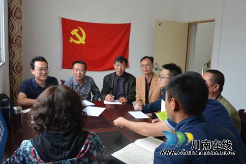 江阳区张坝街道：对点帮扶&nbsp;助力苗沟脱贫攻坚(图1)