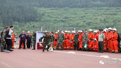 “世界上最帅的逆行者”除了消防还有谁！(图12)