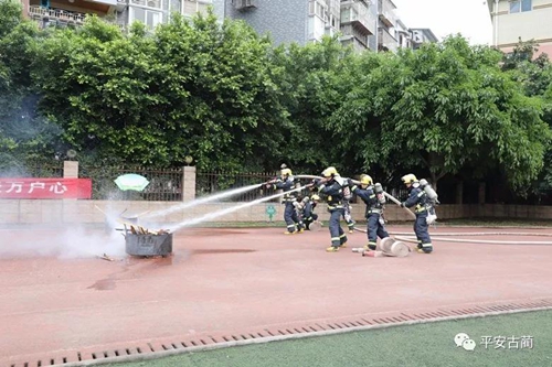 “世界上最帅的逆行者”除了消防还有谁！(图10)