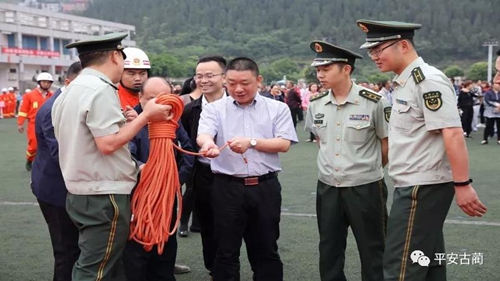 “世界上最帅的逆行者”除了消防还有谁！(图9)