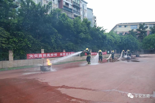 “世界上最帅的逆行者”除了消防还有谁！(图17)