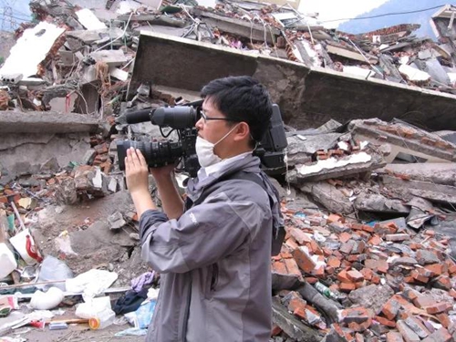 报恩塔下连线汶川&nbsp;泸州人十年前的集体回忆(图16)