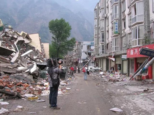 报恩塔下连线汶川&nbsp;泸州人十年前的集体回忆(图15)