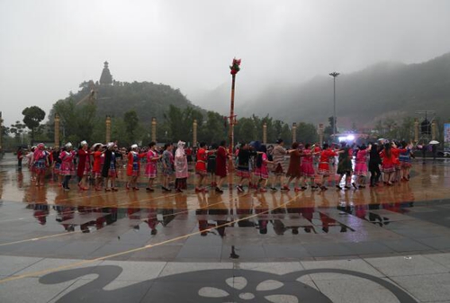 传承优秀民族文化 宜宾兴文普及推广广场舞(图1) 传承优秀民族文化 宜宾兴文普及推广广场舞(图1)