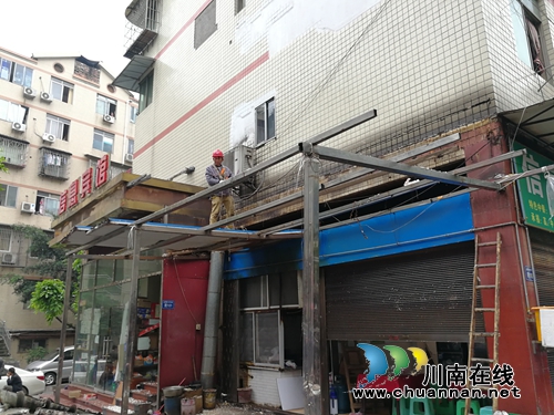 龙马潭区红星街道：拆除2000平方米存量违建&nbsp;改变脏乱差现象